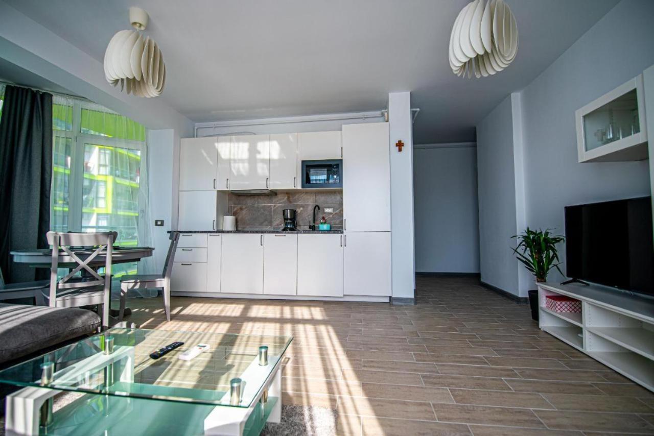 Apartament Katrina - Alezzi Beach - Sea View Năvodari Eksteriør bilde