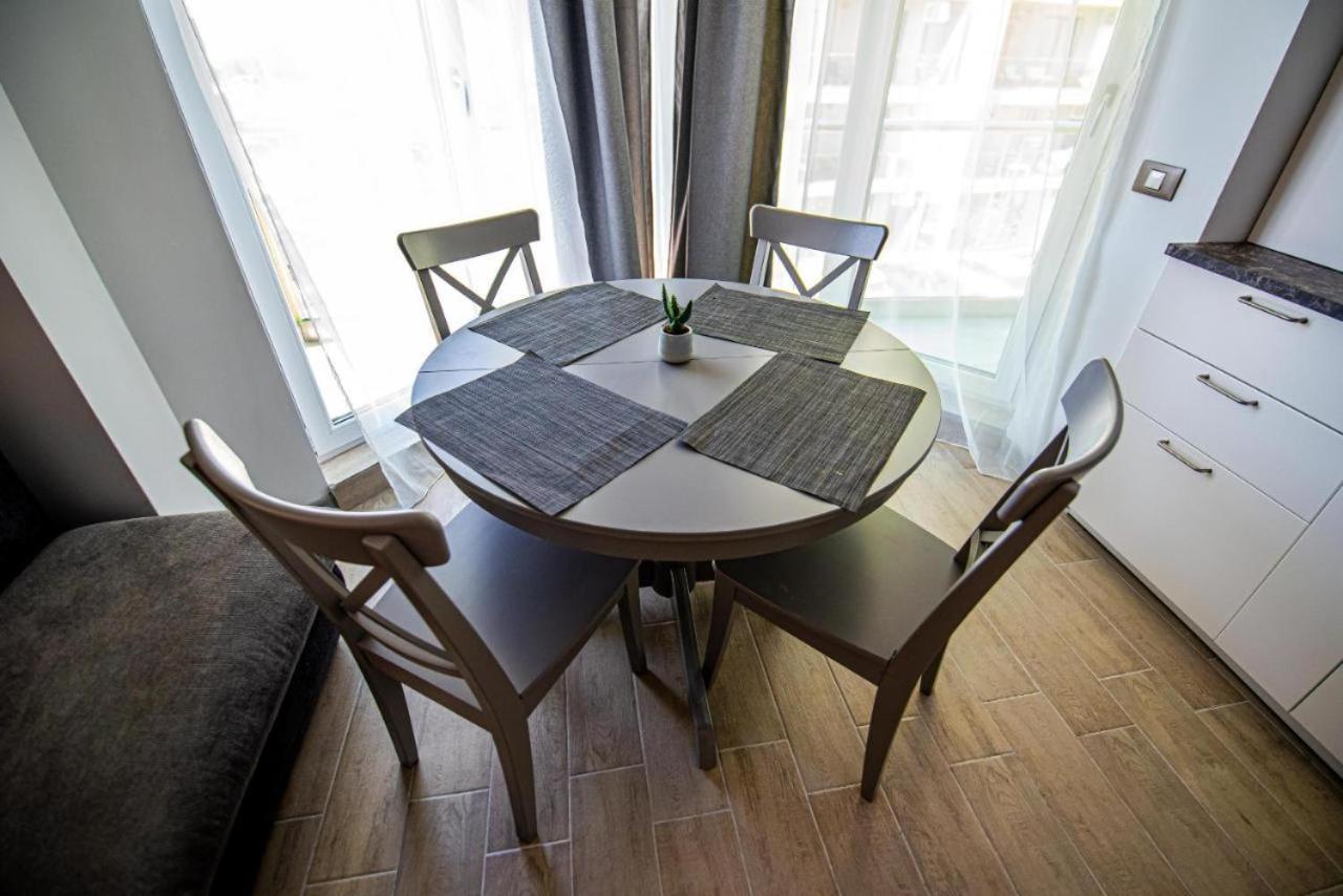 Apartament Katrina - Alezzi Beach - Sea View Năvodari Eksteriør bilde
